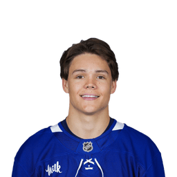 Easton Cowan headshot